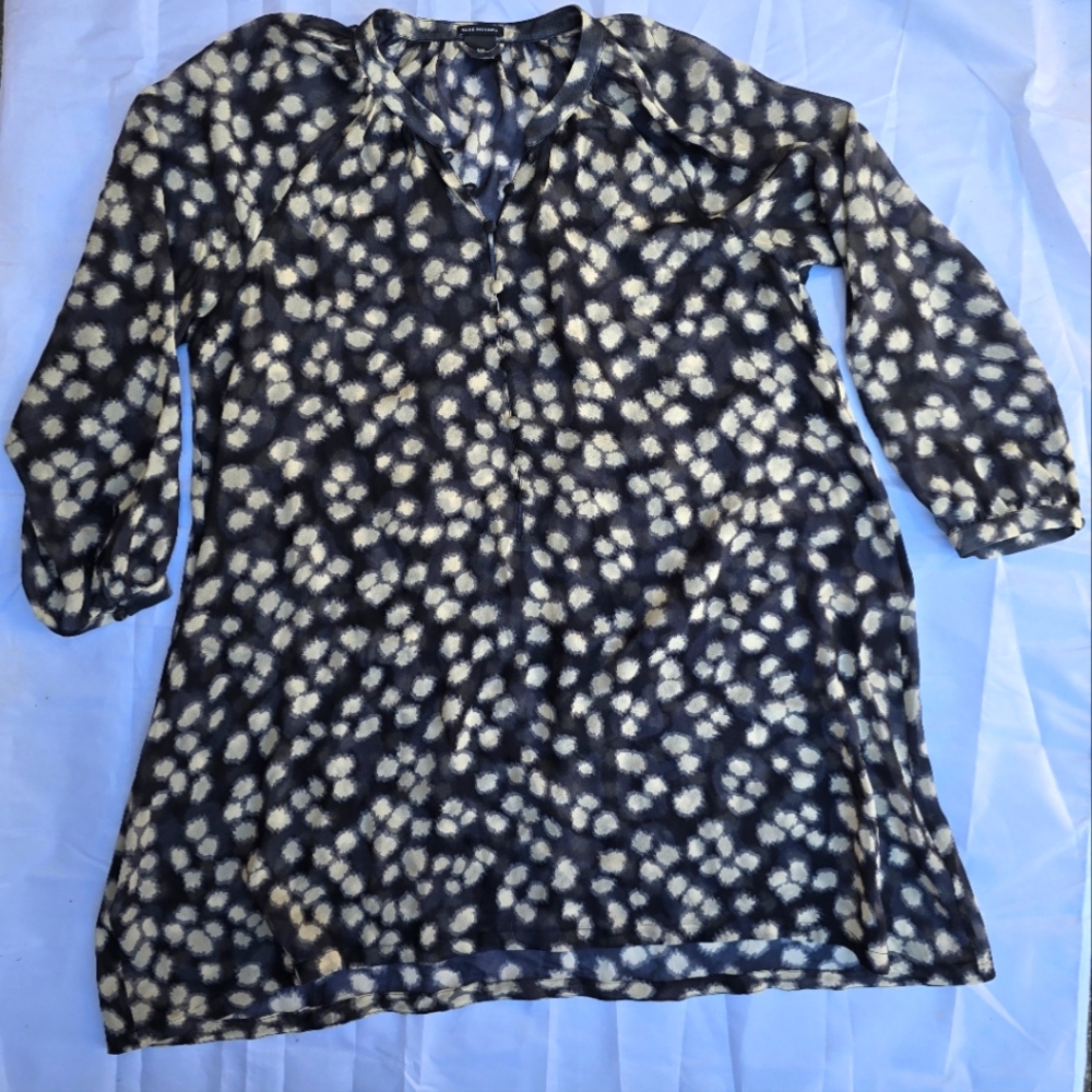 Club Monaco - Chic Black and Cream‎ Patterned Blouse size S/P